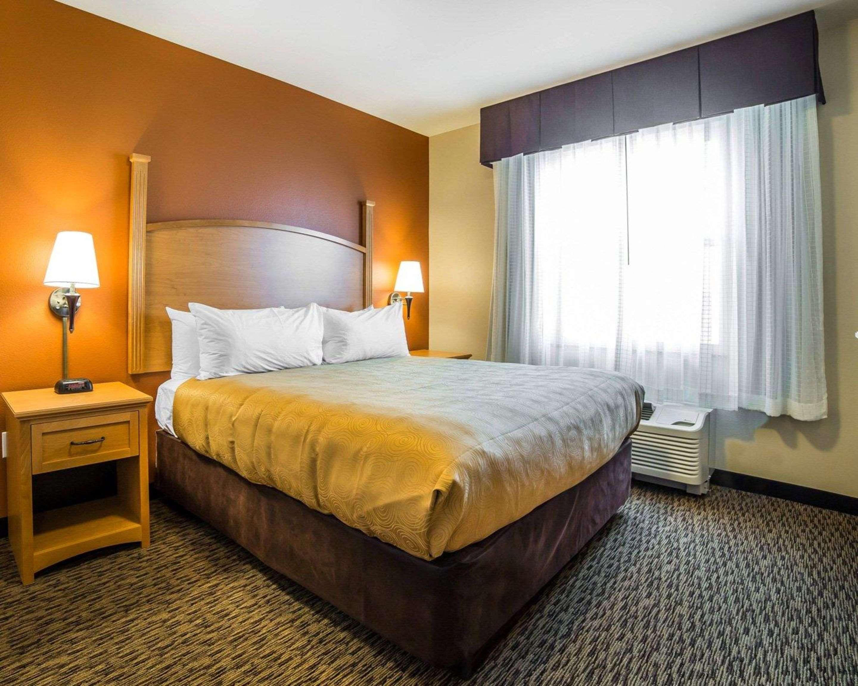 Mainstay Suites Sidney - Medical Center Extérieur photo