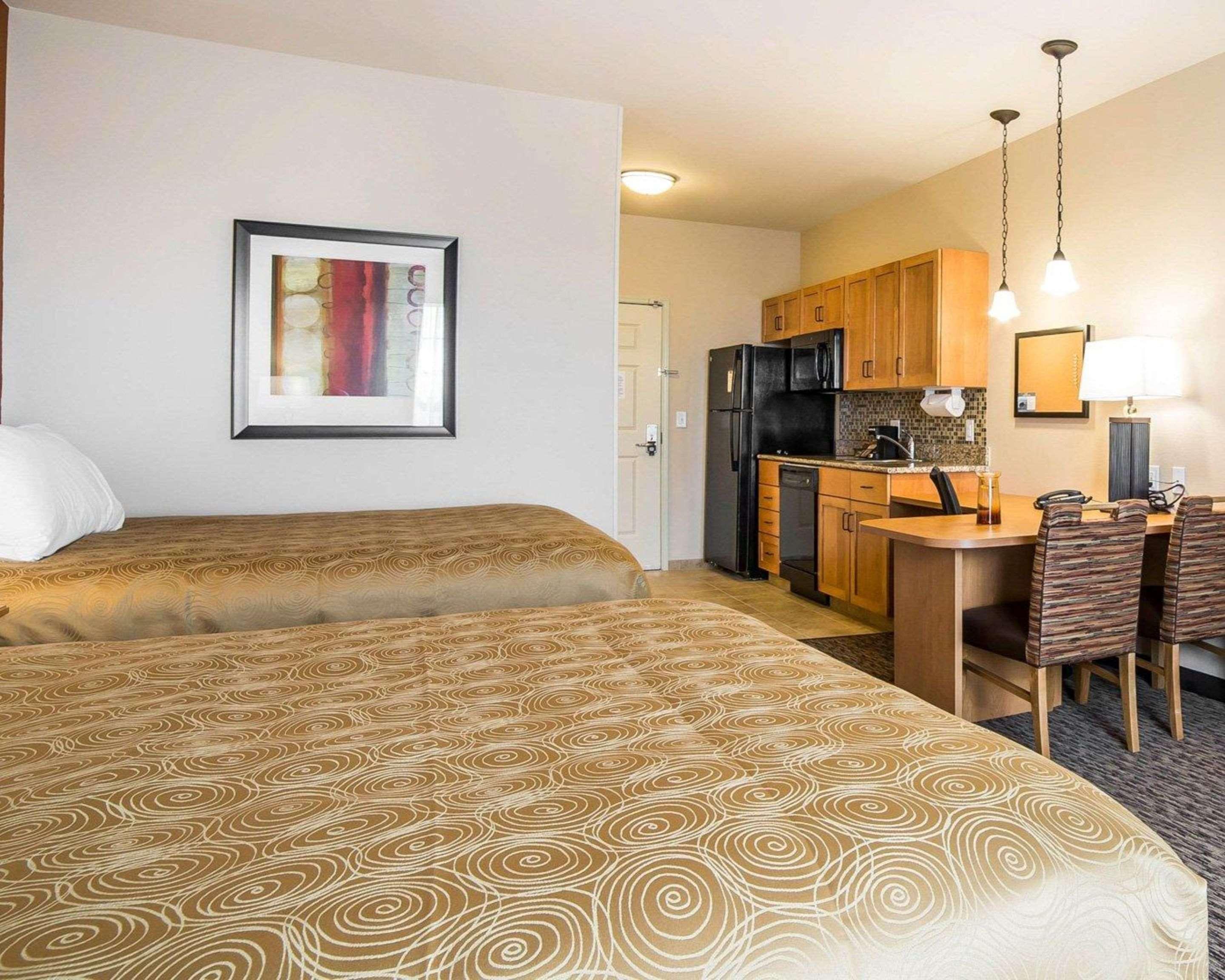 Mainstay Suites Sidney - Medical Center Extérieur photo