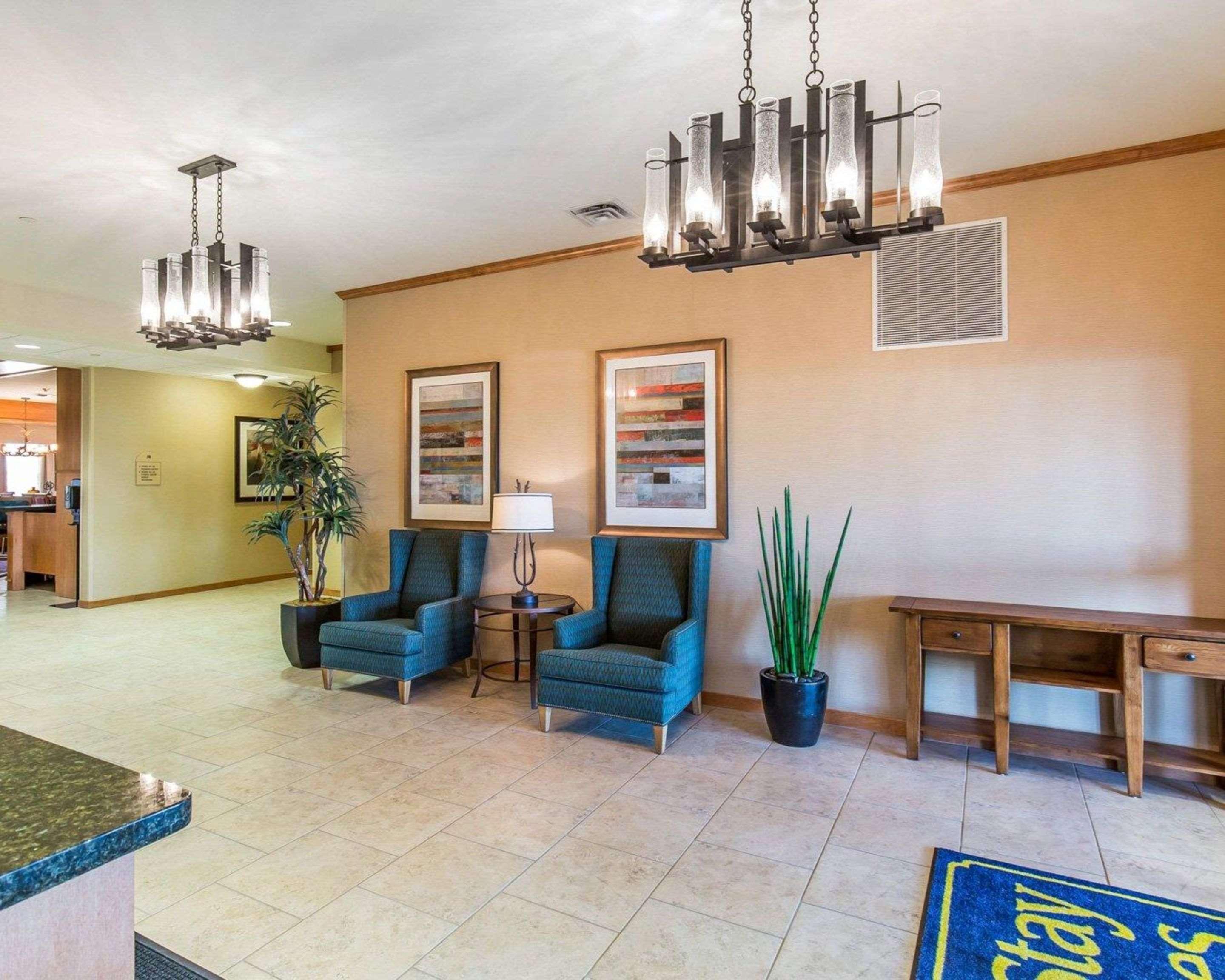 Mainstay Suites Sidney - Medical Center Extérieur photo