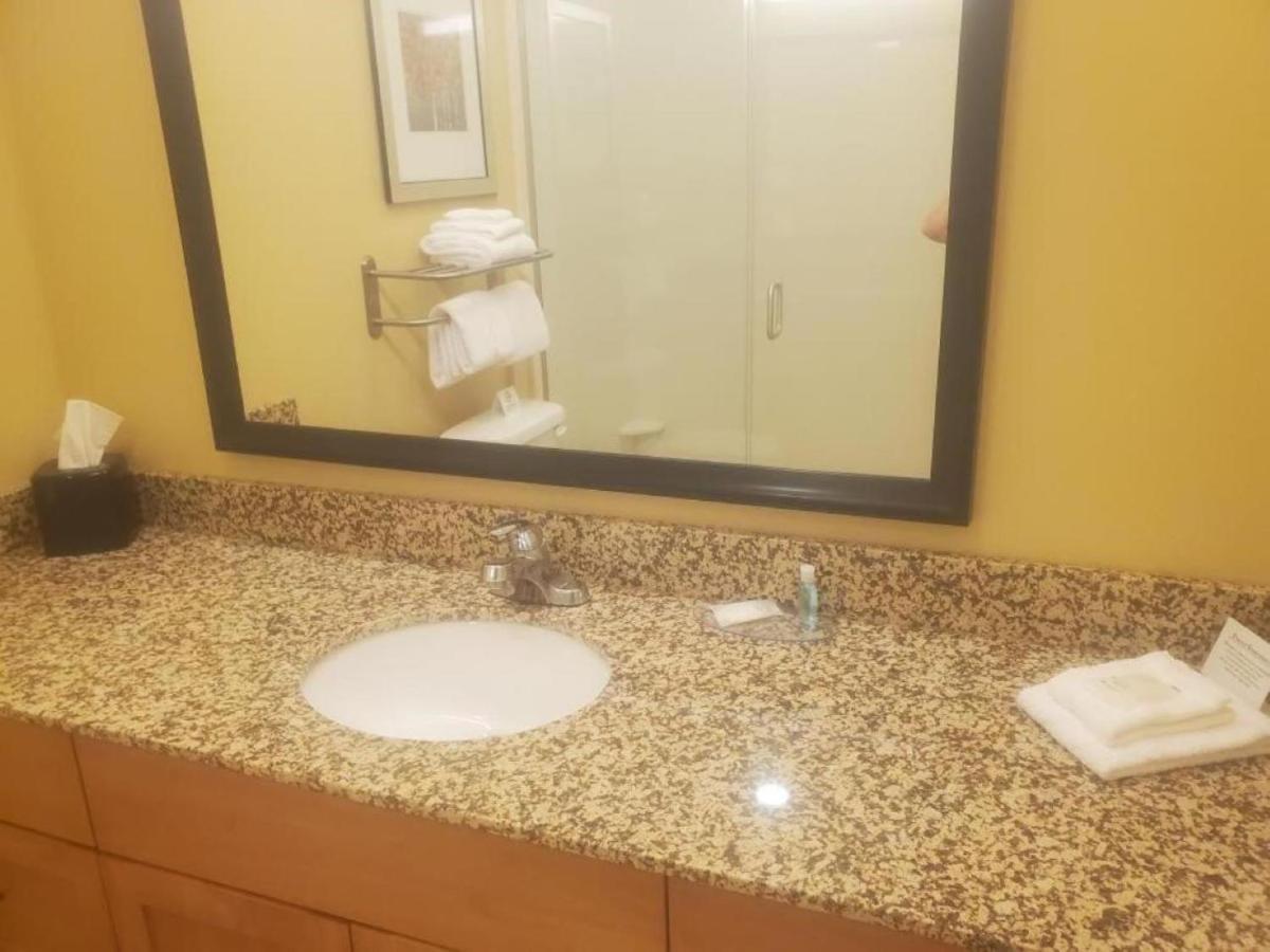 Mainstay Suites Sidney - Medical Center Extérieur photo