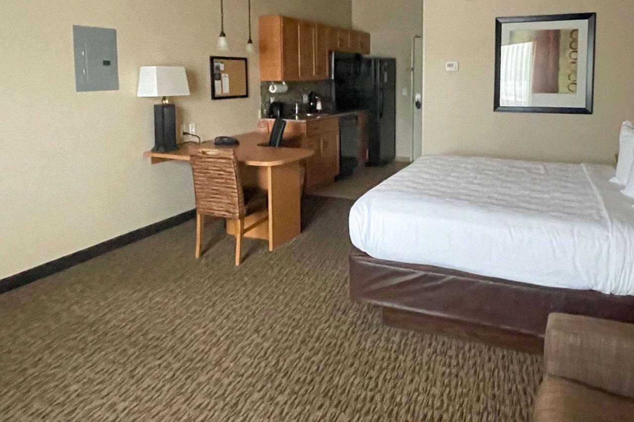 Mainstay Suites Sidney - Medical Center Extérieur photo