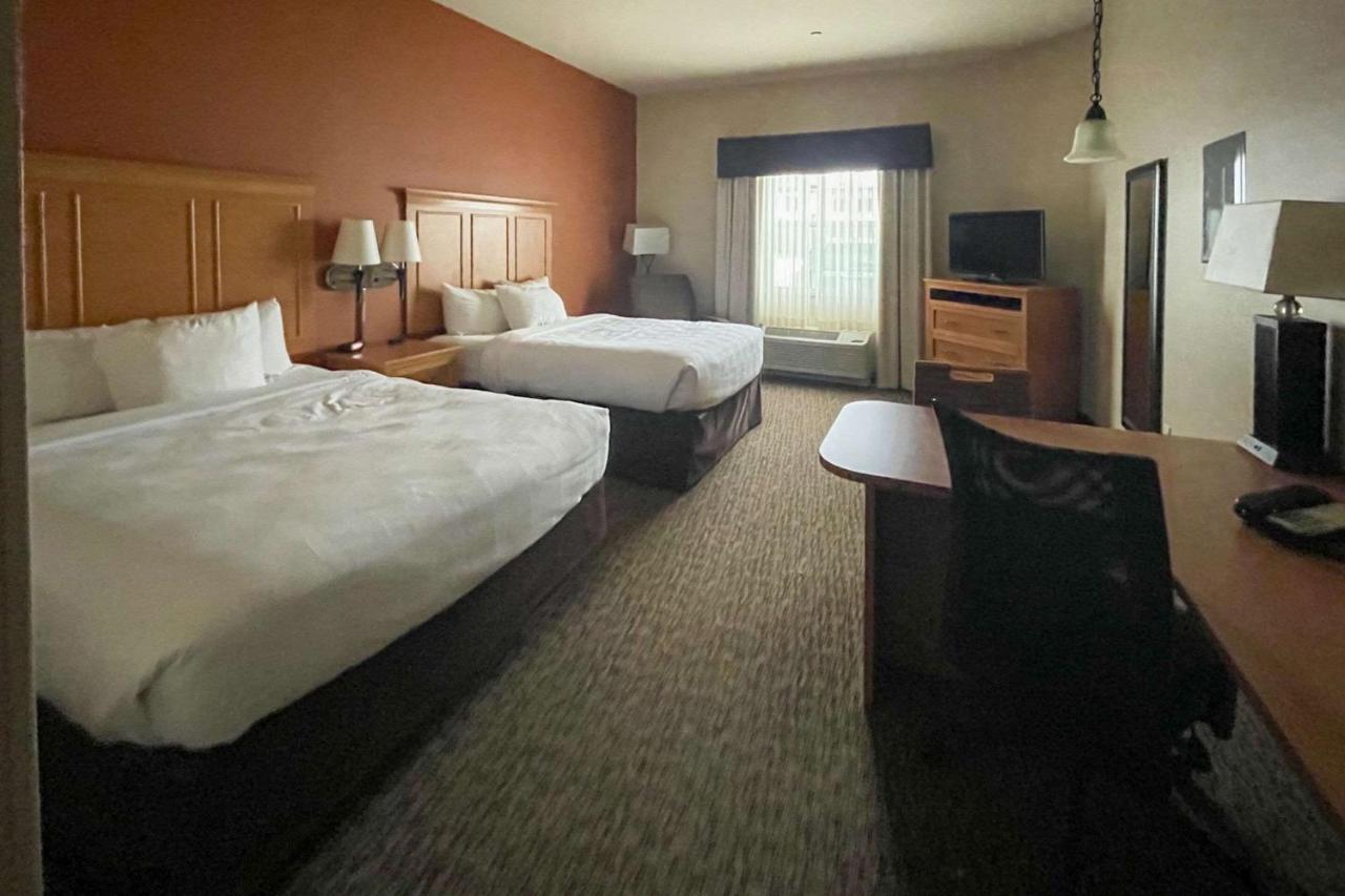 Mainstay Suites Sidney - Medical Center Extérieur photo