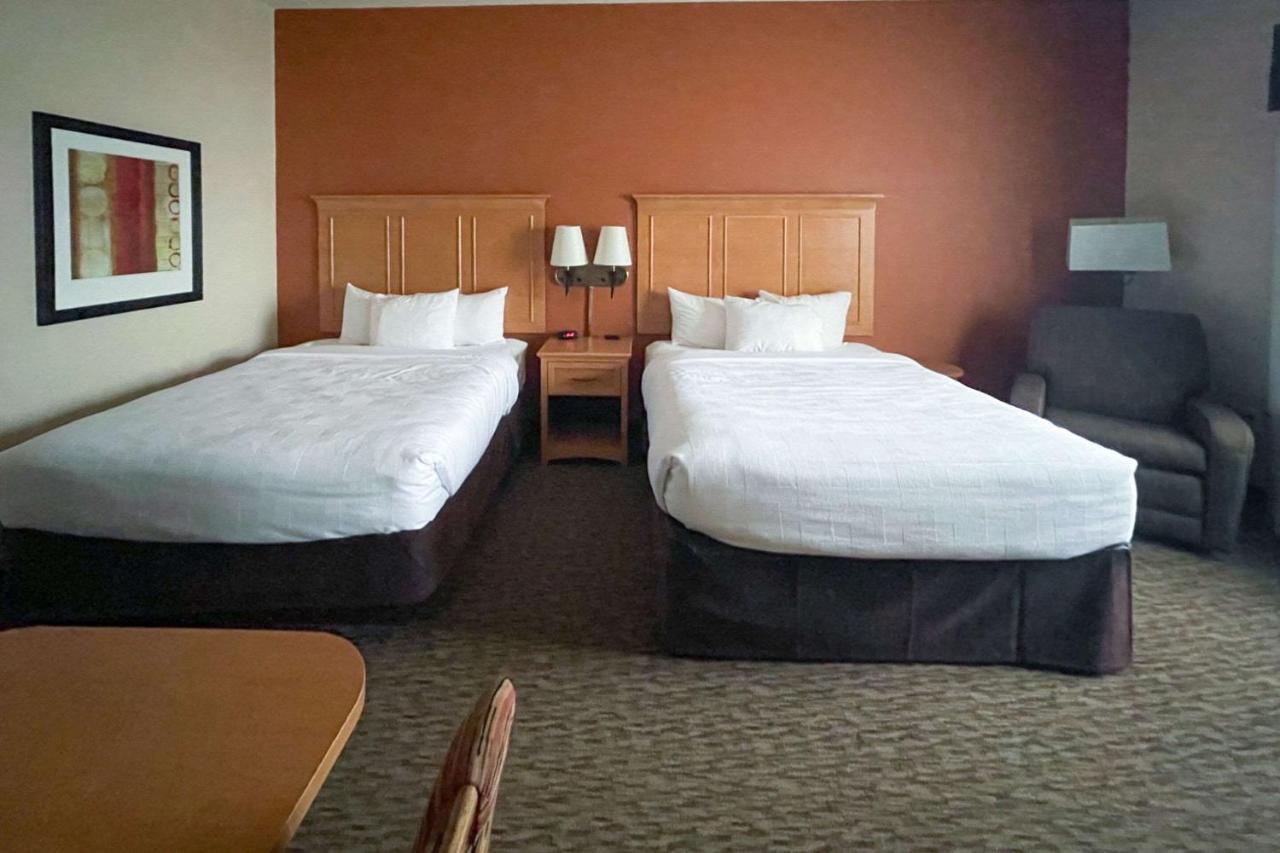 Mainstay Suites Sidney - Medical Center Extérieur photo