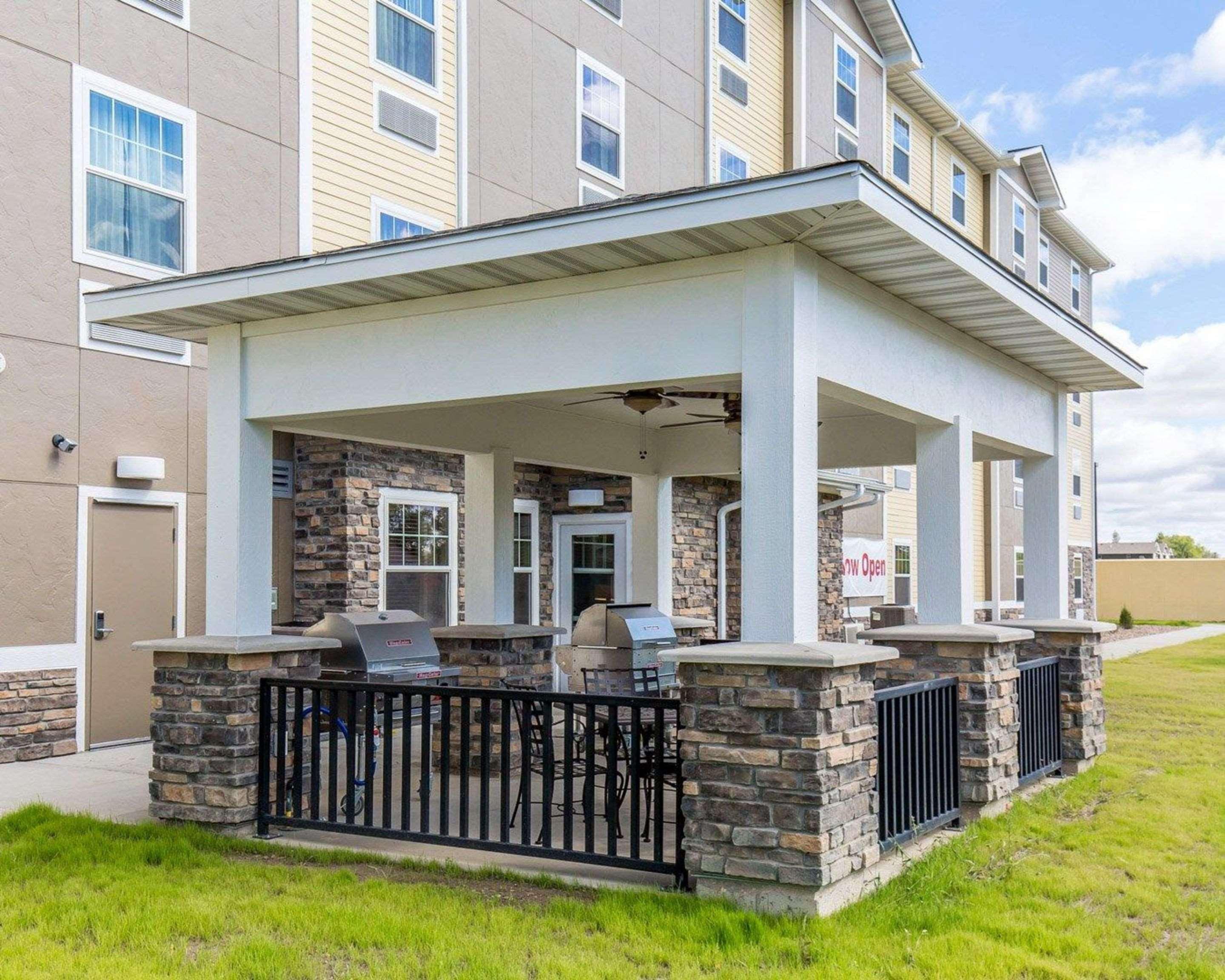 Mainstay Suites Sidney - Medical Center Extérieur photo