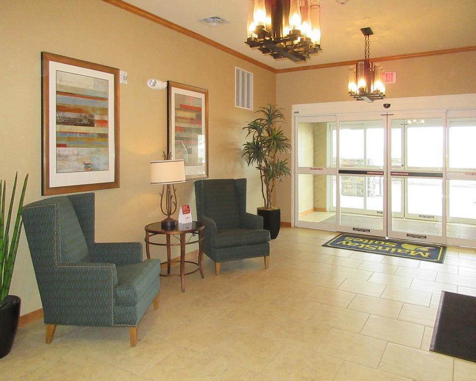 Mainstay Suites Sidney - Medical Center Extérieur photo